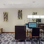 Hilton Ξενοδοχείο 5*