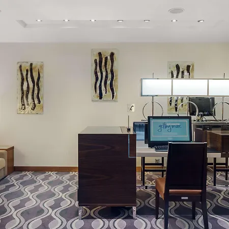 Hilton Ξενοδοχείο 5*